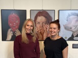 Vernissage Selbstportrait mit Maske in der Jugendgalerie im Grazer Rathaus