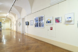 Ausstellungsansicht Jugendgalerie im Grazer Rathaus: Das Leben ist schön ... oder?