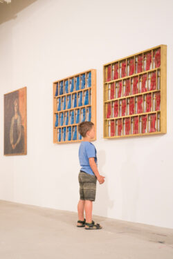 Dokumentarfotografie der Eröffnung zur Ausstellung Friederike Jeanne Nestler-Rebeau - Eine Retrospektive im CITYPARK Graz