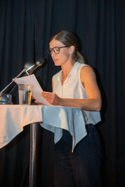 Lesung ISOP Stimmen der Gerechtigkeit: Literatur als Widerstand Mona Kospach