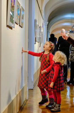 AusstelluAusstellungseröffnung Kraft des Lebens vom Ukrainischen Kulturverein Ridna Domivka in der Jugendgalerie im Grazer Rathausngseröffnung Kraft des Lebens vom Ukrainischen Kulturverein Ridna Domivka in der Jugendgalerie im Grazer Rathaus
