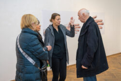 Ausstellungseröffnung Galaxienumarmung im Zentrum von Mirko Maric